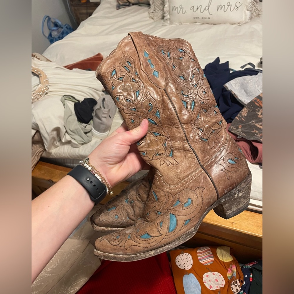 Corral boots size 9